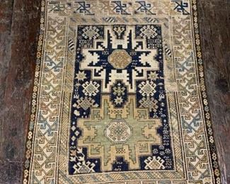 059 Small Area Rug Vintage