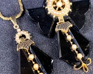 106 14k Gold necklace Art Deco Pendant Pin