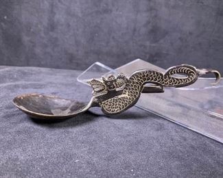 132jb Carved Horn Dragon Spoon