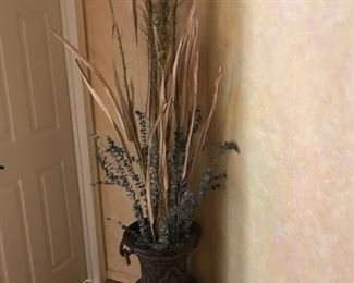 Indoor plant arrangement with vase