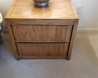 Pair of matching Thomasville nightstands