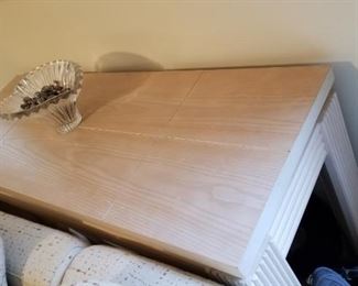 Very nice sofa table