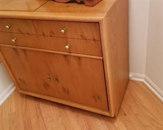 Stanley Furniture Flip open server