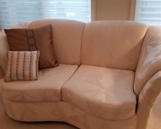 Carsons Love seat