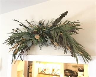 Swag arrangement (large)