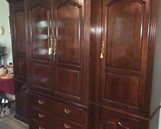 Gorgeous 3 section Thomasville entertainment center