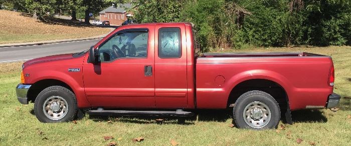 2001 F250 Superduty Club Cab V10 Triton 132K miles, auto, pw,pl,cruise,tow package 2wd. Great condition! Available Now!          call Linda at 615-268-5388