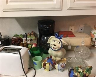 Pampered chef, toaster, salt & peppers, Muggsy cookie jar