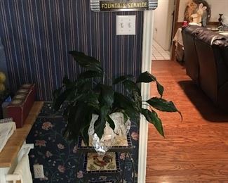 Rooster plant stand set, coke magnet holder