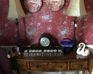 Entry table, lamps, vintage clock, Cammark