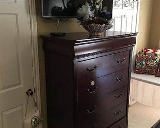 Chest of drawers - matches bed