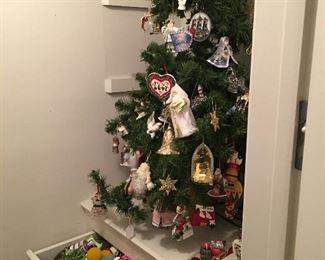 Christmas tree & ornaments