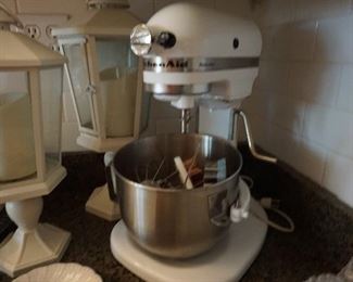 kitchen aid mixer w/ attachments