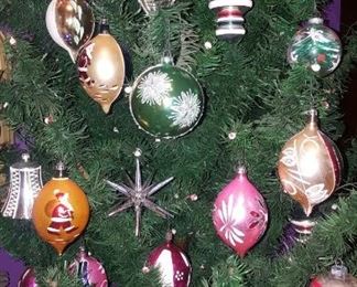 VINTAGE CHRISTMAS ORNAMENTS
