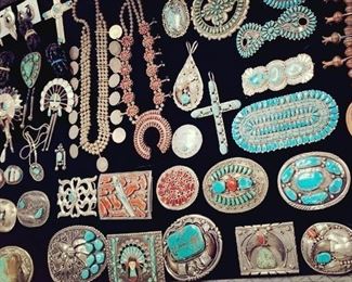 LOTS OF VINTAGE NATIVE AMERICAN SILVER JEWELRY
