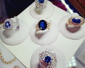 BREATHTAKING NATURAL SAPPHIRE COCKTAIL RINGS