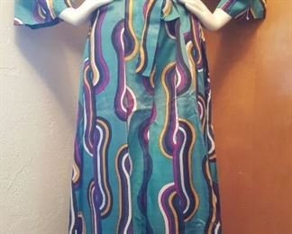 CRAZY COOL 1970S DRESS
