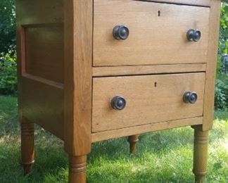 ANTIQUE 2 DRAWER CHEST