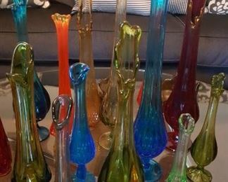 VINTAGE VIKING GLASS VASES AND MUSHROOMS