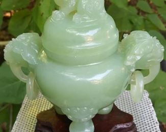 CHINESE JADE JAR