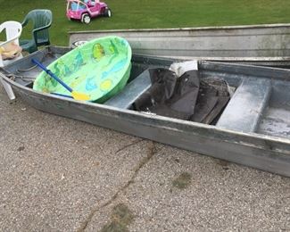 . . . a nice flat-bottomed hunting boat.