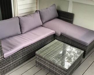Patio lounge furniture https://ctbids.com/#!/description/share/240276