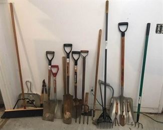 Assorted Gardening Tools https://ctbids.com/#!/description/share/240309
