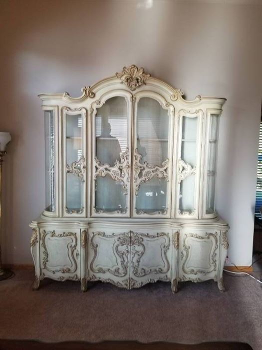 Prince Howard French Provincial Versailles Curio Cabinet Bone White