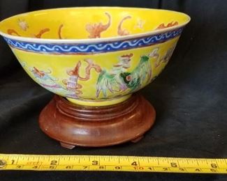 Bowl on stand