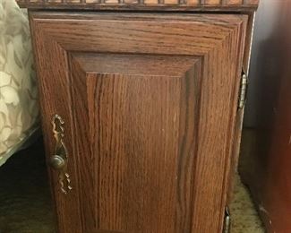 Cabinet/Side Table