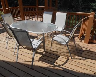 Great patio set with 6 chairs