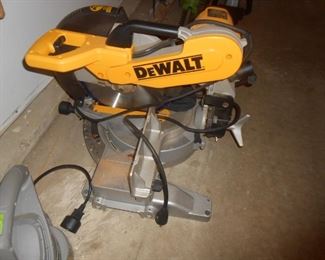 Dewalt saw