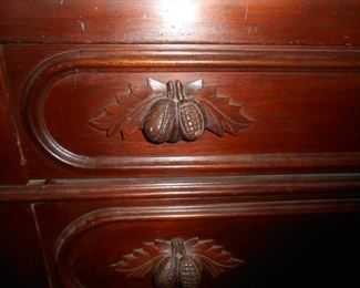 Acorn pulls are in great condition