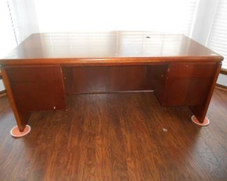 Large office desk 5-drawers