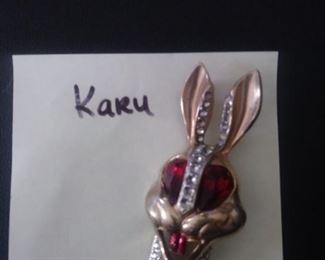 Sweet Karu rhinestone rabbit pin