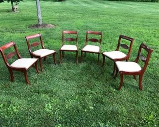 SET OF 6 MAHOGANY DINING ROOM CHAIRS $ 125.00