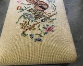 NEEDLE POINT VINTAGE MUSICAL PIANO BENCH IN PRISTINE CONDITION