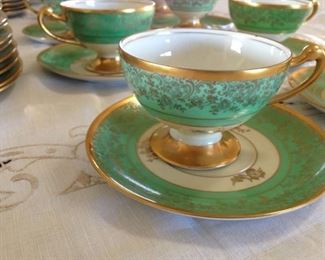 HUTSCHENREUTHER FINE CHINA SET OF 12 WITH ALL THE SERVING DISHES, EXQUSITE SET, TRIMMED IN 14 K GOLD $ 425.00 SET HOLIDAYS ARE COMING If your interested you must call me
