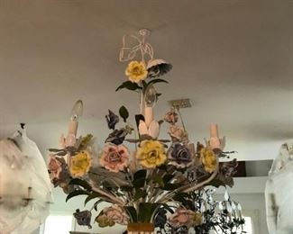 BETTER LOOK AT THE LARGE MID CENTURY ITALIAN CHANDELIER