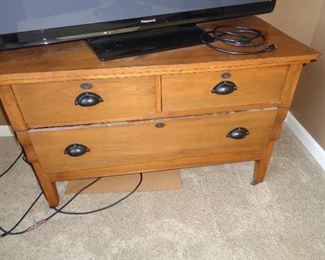 3 drawer small chest