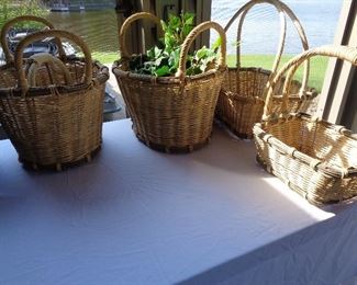 many baskets
