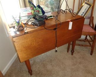 drop leaf vintage table & vintage chairs