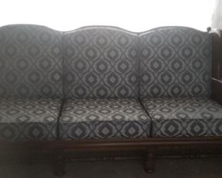 Vintage lool LIKE NEW Sofa with matching Loveseat sofa is 80" L and w is 36" and loveseat is 58" long with w of 36" $100 for both
