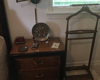 Thomasville furniture bedside table with 2 drawers 