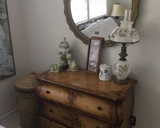 Beautiful chest of drawers 