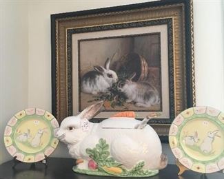 Rabbit soup tureen and other rabbit décor 