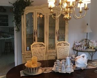 Thomasville furniture dining room set 