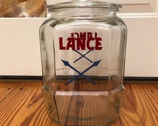 Vintage Lance cracker/cookie jar with lid