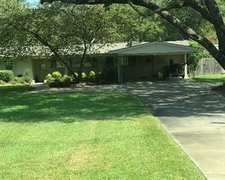 Lovely home on the bayou. Boat not for sale!