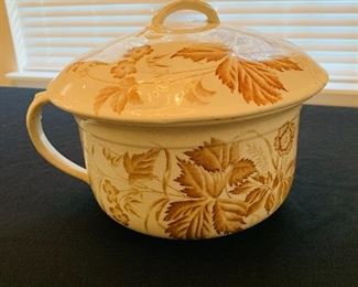 Porcelain chamber pot